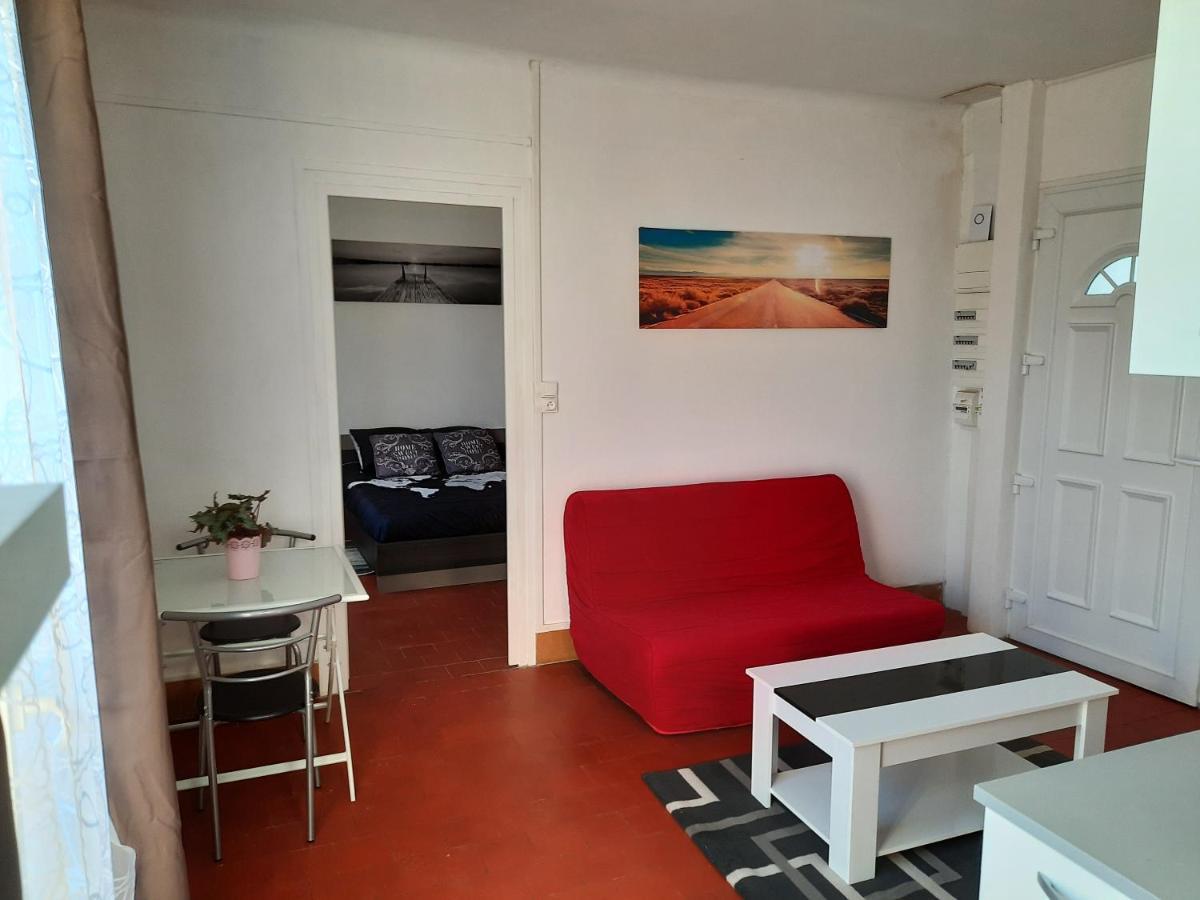 Le Studio D Olivia Avallon Luaran gambar
